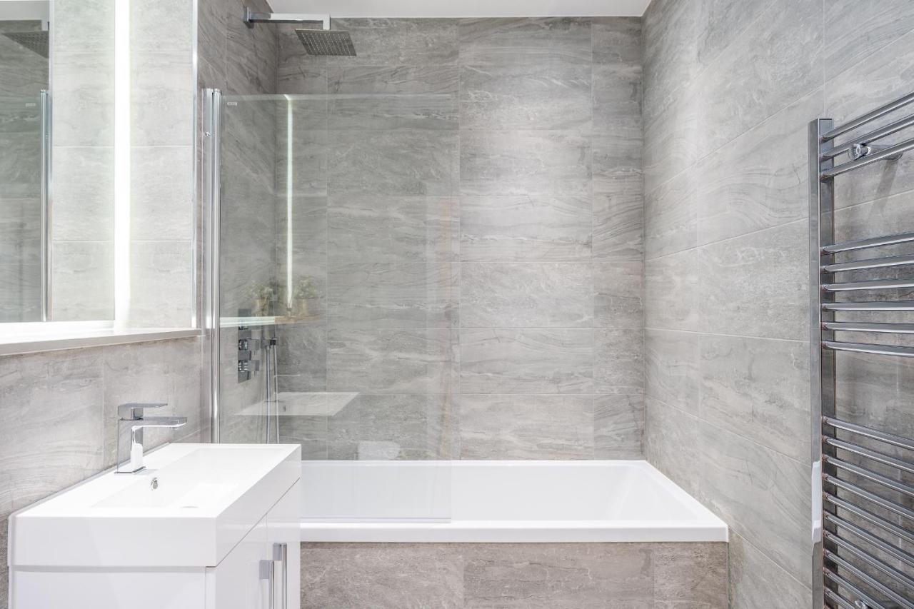 St Albans 2 Bed Luxury City Apartment, 5 Mins Walk To Train & Allocated Parking Exterior foto