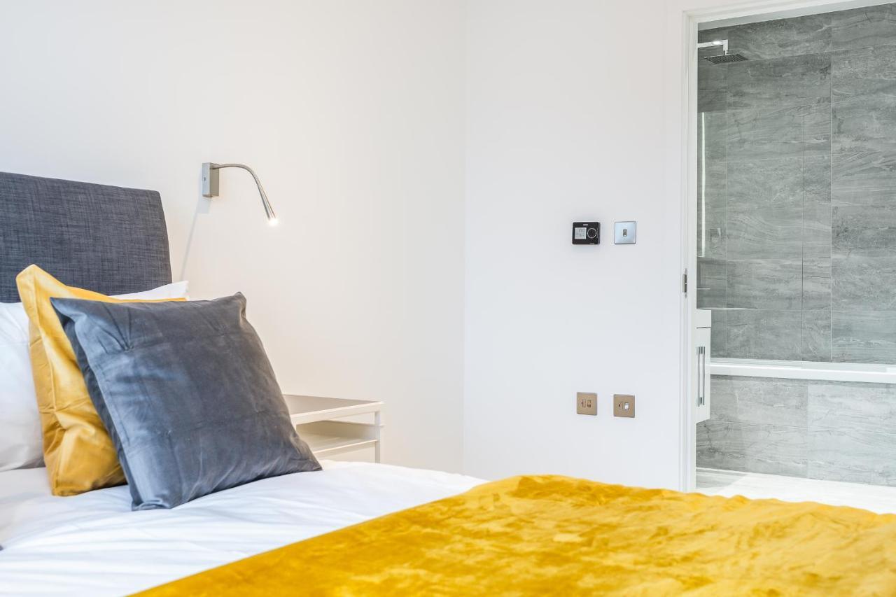 St Albans 2 Bed Luxury City Apartment, 5 Mins Walk To Train & Allocated Parking Exterior foto